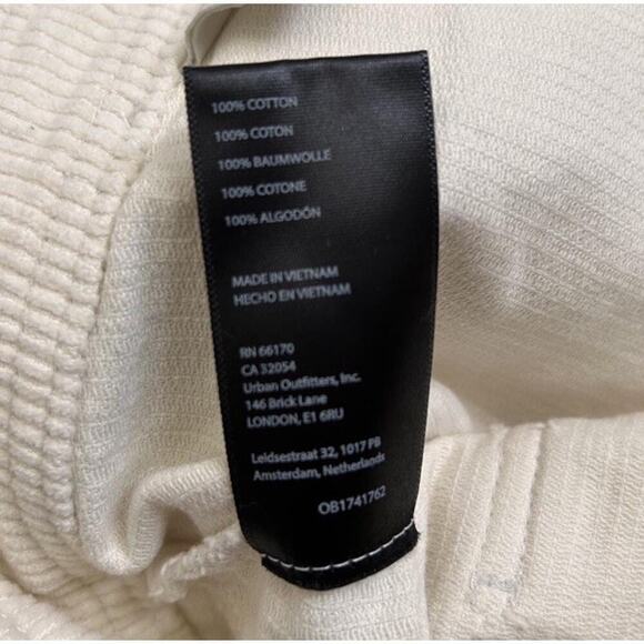 Urban Outfitters BDG Tan Cream Beige Corduroy Cotton Cargo Shorts Women’s Size 4 - Picture 6 of 6